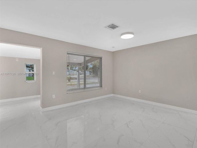 6800 Raleigh St, Hollywood, FL 33024