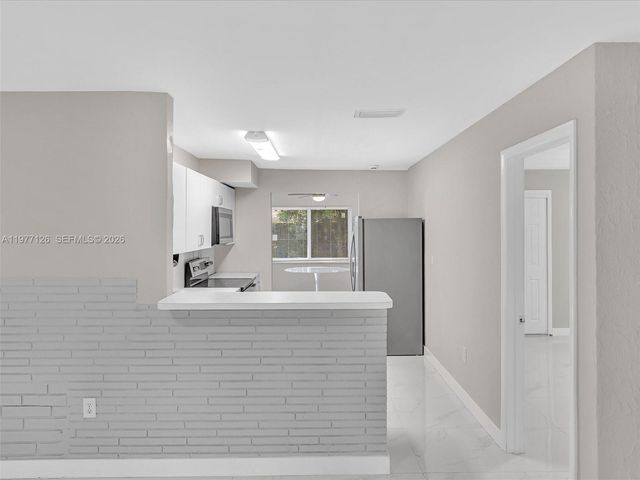 6800 Raleigh St, Hollywood, FL 33024