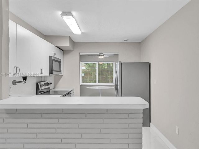 6800 Raleigh St, Hollywood, FL 33024