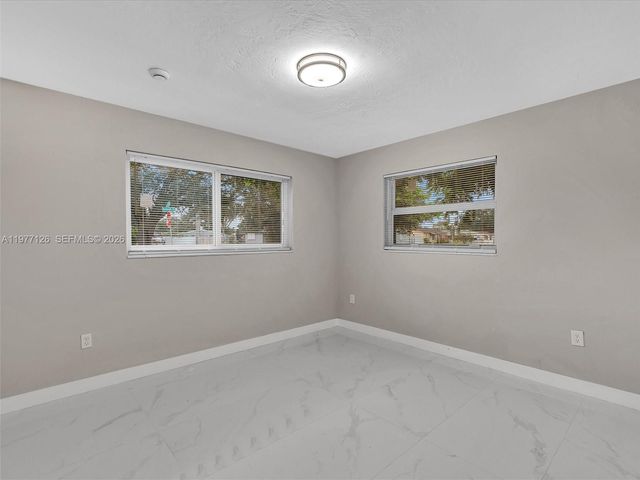 6800 Raleigh St, Hollywood, FL 33024