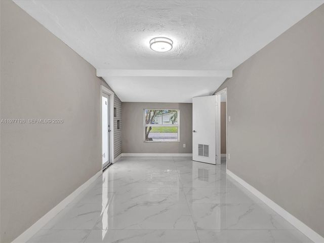 6800 Raleigh St, Hollywood, FL 33024