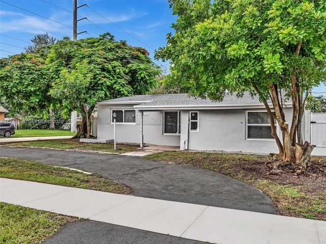 6800 Raleigh St, Hollywood, FL 33024