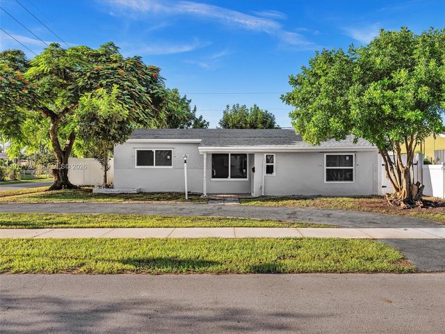 6800 Raleigh St, Hollywood, FL 33024