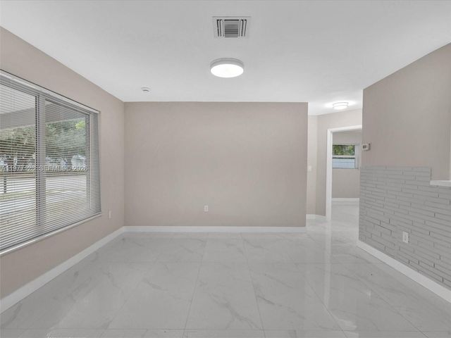 6800 Raleigh St, Hollywood, FL 33024