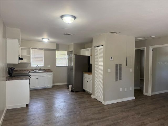 927 33RD AVENUE W, Bradenton, FL 34205