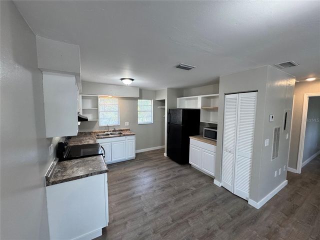 927 33RD AVENUE W, Bradenton, FL 34205