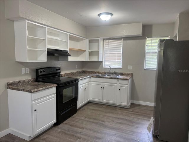927 33RD AVENUE W, Bradenton, FL 34205