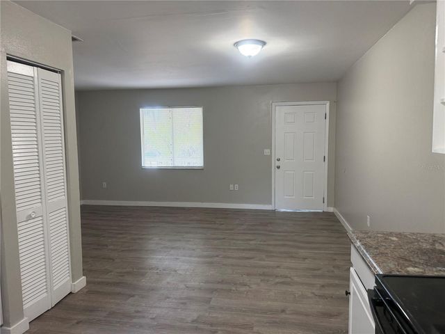 927 33RD AVENUE W, Bradenton, FL 34205