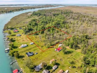 00 Dickinson Island, Algonac, MI 48001