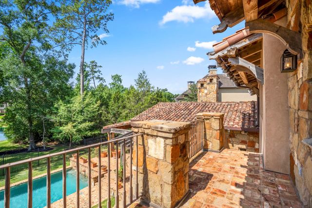 15 N Badger Lodge Circle, Spring, TX 77389