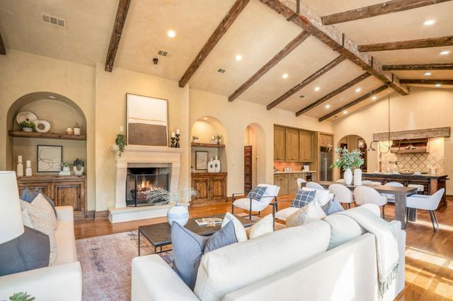 15 N Badger Lodge Circle, Spring, TX 77389