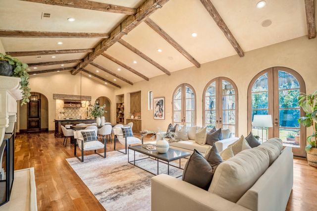 15 N Badger Lodge Circle, Spring, TX 77389