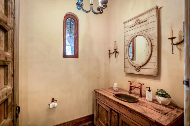 15 N Badger Lodge Circle, Spring, TX 77389