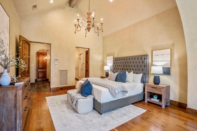 15 N Badger Lodge Circle, Spring, TX 77389