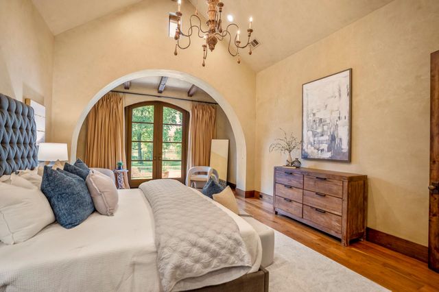 15 N Badger Lodge Circle, Spring, TX 77389