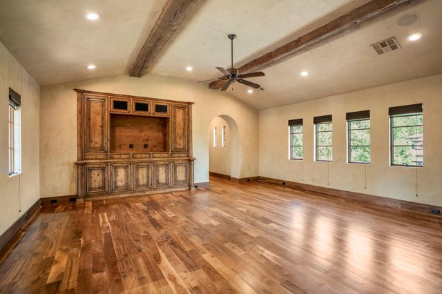 15 N Badger Lodge Circle, Spring, TX 77389