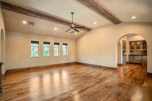 15 N Badger Lodge Circle, Spring, TX 77389