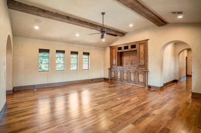 15 N Badger Lodge Circle, Spring, TX 77389