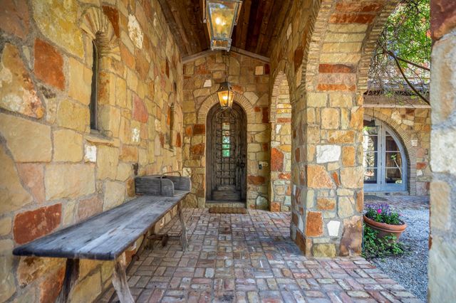 15 N Badger Lodge Circle, Spring, TX 77389