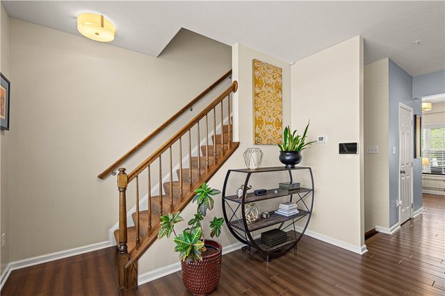 662 Freedom Dr, Collier Twp, PA 15106