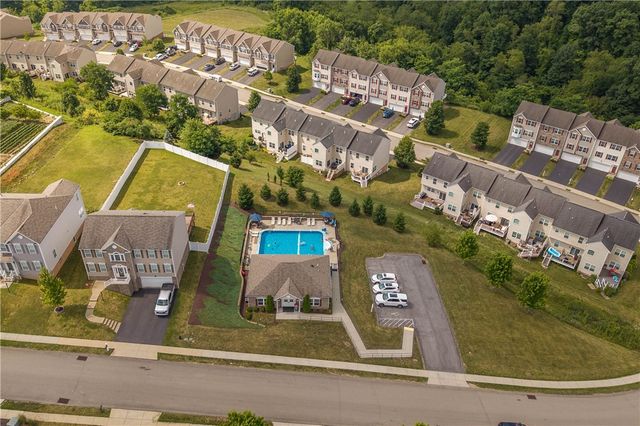 662 Freedom Dr, Collier Twp, PA 15106