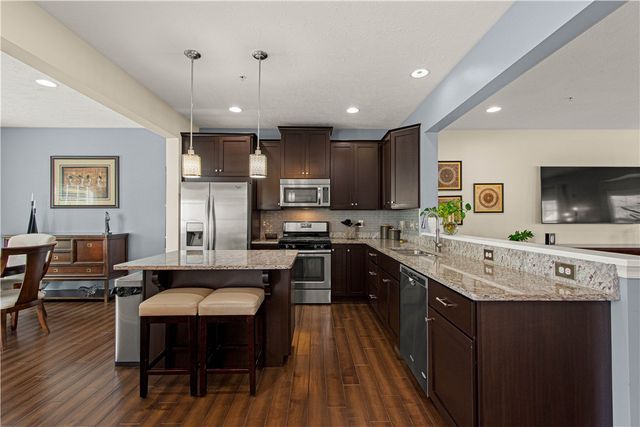 662 Freedom Dr, Collier Twp, PA 15106