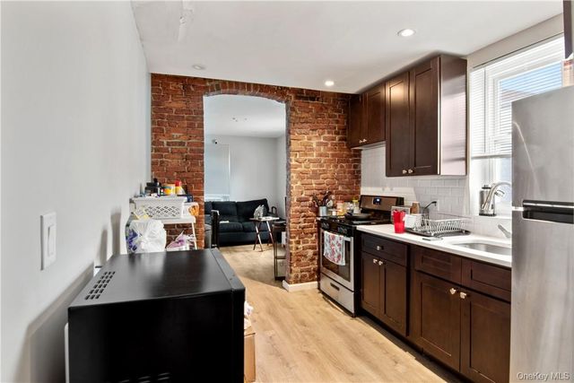 1225 Hollywood Avenue, Bronx, NY 10461