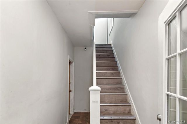 1225 Hollywood Avenue, Bronx, NY 10461