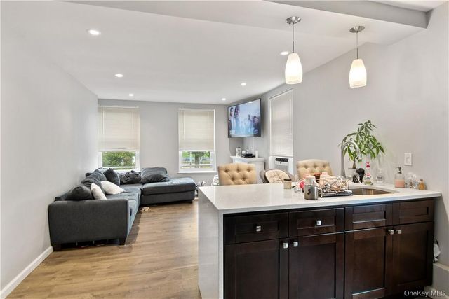 1225 Hollywood Avenue, Bronx, NY 10461