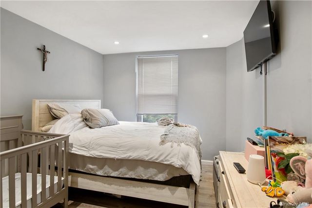 1225 Hollywood Avenue, Bronx, NY 10461