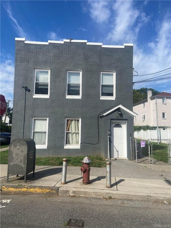 1225 Hollywood Avenue, Bronx, NY 10461