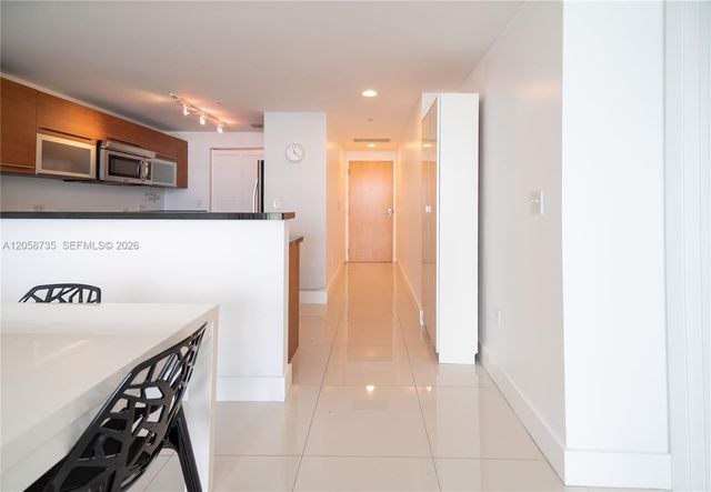 253 NE 2nd St 2107, Miami, FL 33132