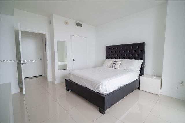 253 NE 2nd St 2107, Miami, FL 33132
