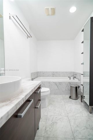 253 NE 2nd St 2107, Miami, FL 33132