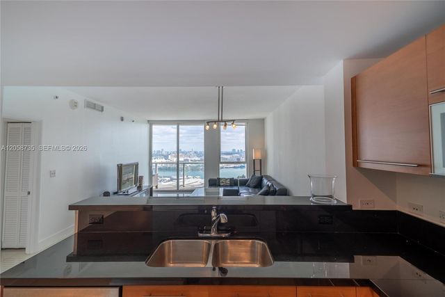 253 NE 2nd St 2107, Miami, FL 33132