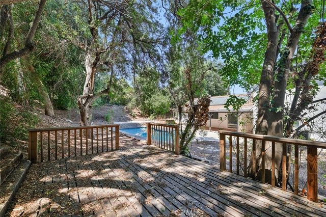 7049 Salisbury Road 2, West Hills, CA 91307