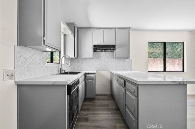 7049 Salisbury Road 2, West Hills, CA 91307