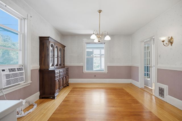 262 Essex St, Swampscott, MA 01907