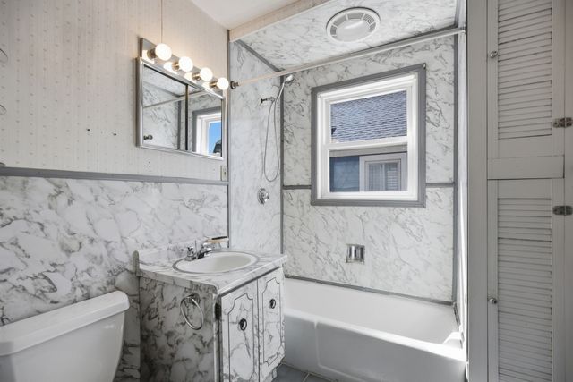 262 Essex St, Swampscott, MA 01907