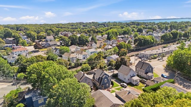 262 Essex St, Swampscott, MA 01907