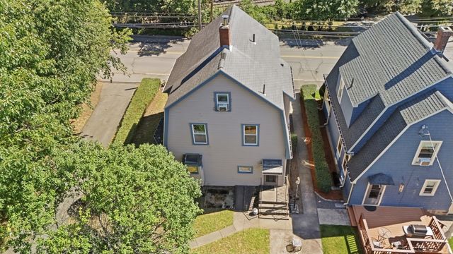 262 Essex St, Swampscott, MA 01907