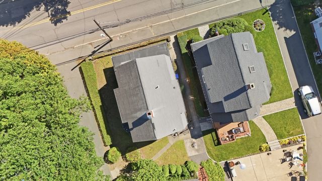 262 Essex St, Swampscott, MA 01907