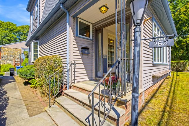 262 Essex St, Swampscott, MA 01907