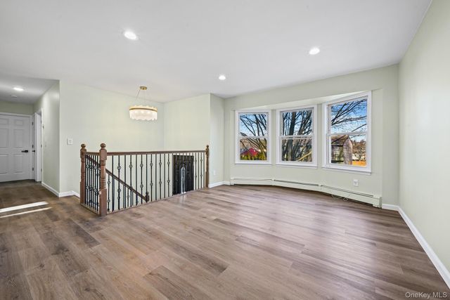 9 Harmony Lane, Glen Cove, NY 11542