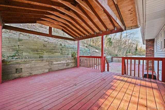 9 Harmony Lane, Glen Cove, NY 11542