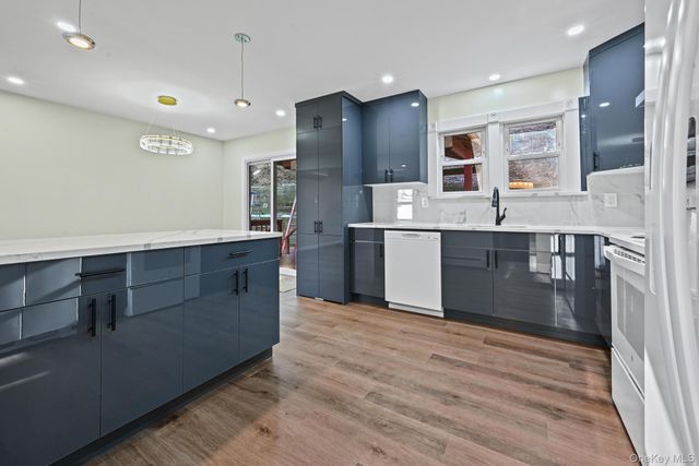 9 Harmony Lane, Glen Cove, NY 11542