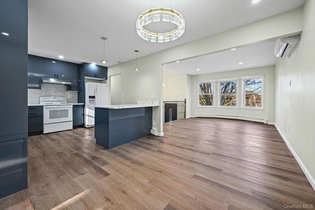 9 Harmony Lane, Glen Cove, NY 11542