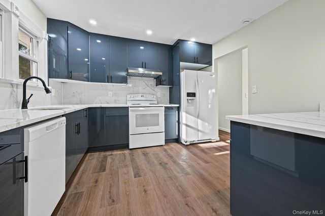 9 Harmony Lane, Glen Cove, NY 11542