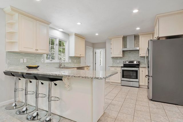 65 Whitney Ln, Boxborough, MA 01719