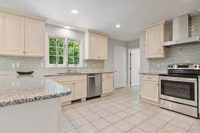 65 Whitney Ln, Boxborough, MA 01719